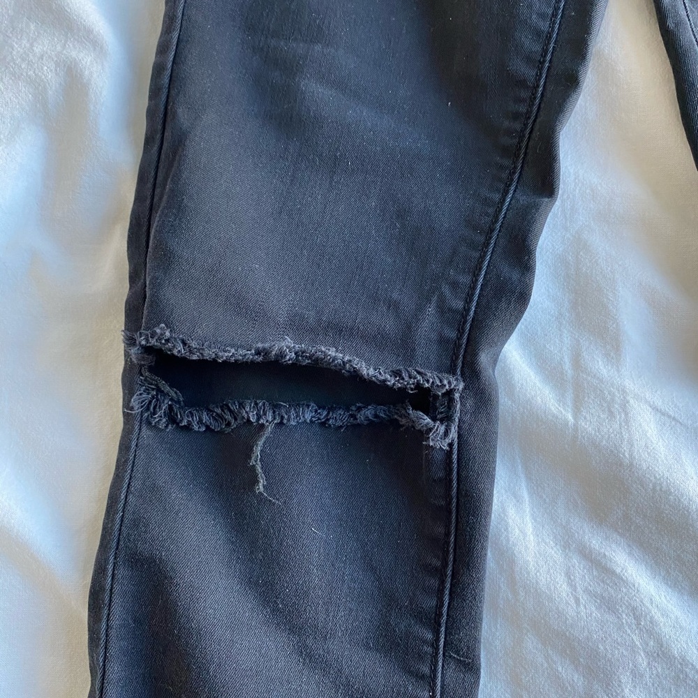 Bullhead black ripped jeans